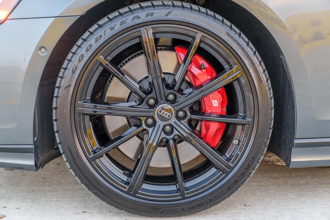 2023 Audi D5 S8 - Image 30 of 31
