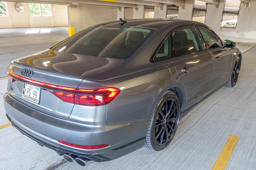 2023 Audi D5 S8 - Image 9 of 31