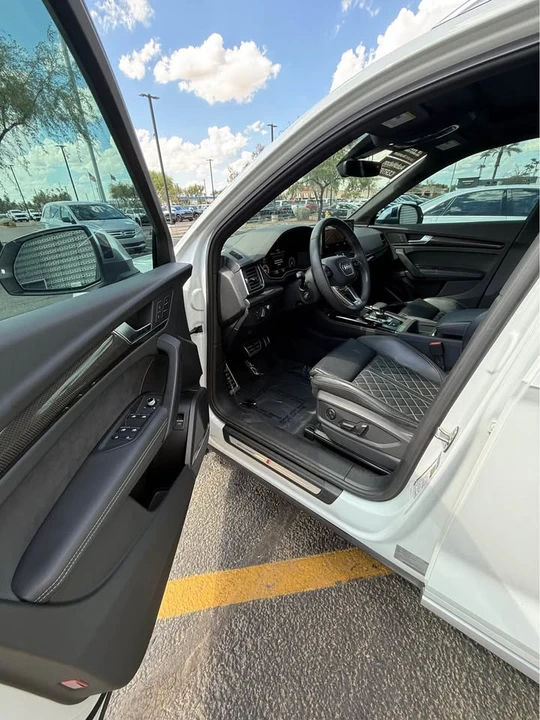 2023 Audi FY SQ5 - Image 4 of 17