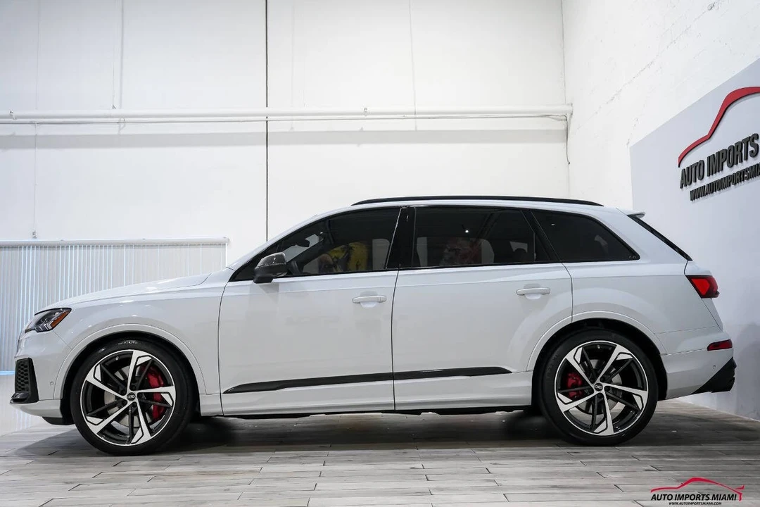 2023 Audi SQ7 - Image 11 of 12