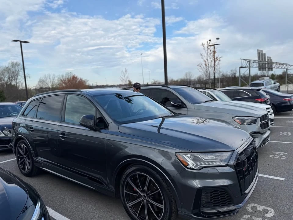 2023 Audi SQ7 - Image 2 of 3
