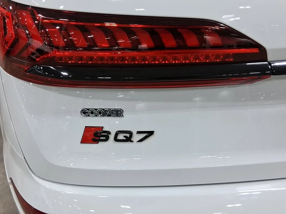 2023 Audi SQ7 - Image 10 of 19