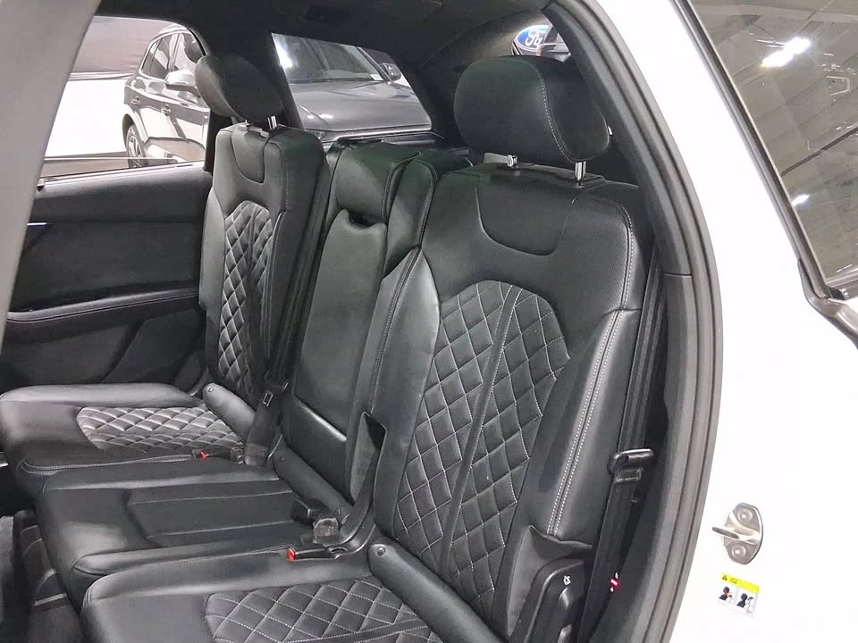 2023 Audi SQ7 - Image 14 of 19