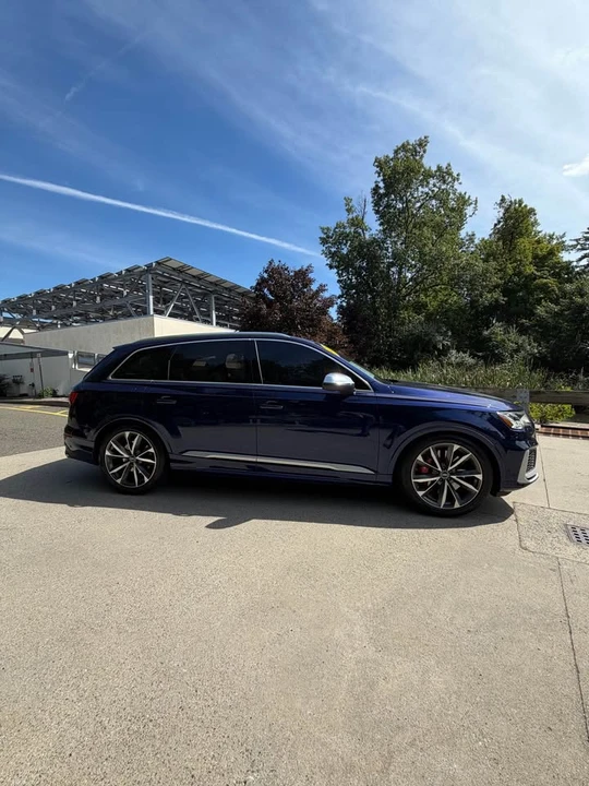 2023 Audi SQ7 - Image 3 of 16