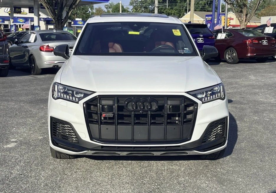 2023 Audi SQ7 - Image 3 of 10