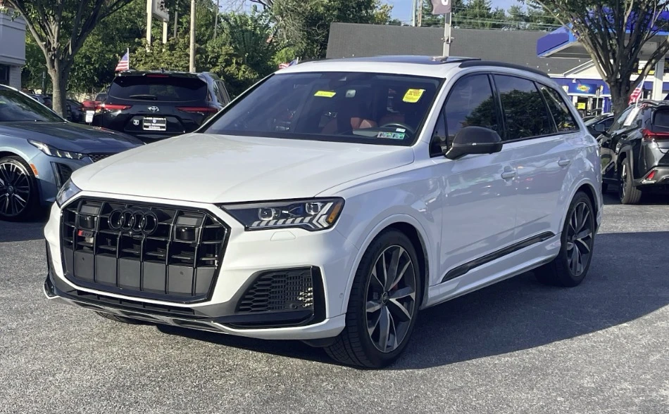 2023 Audi SQ7 - Image 2 of 10