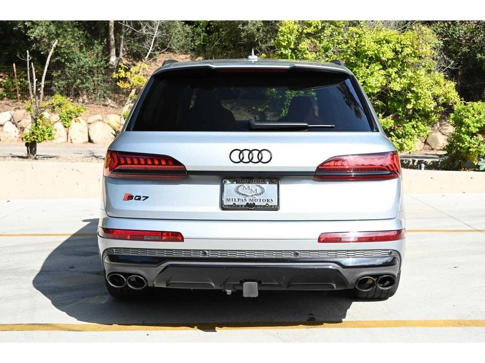 2023 Audi SQ7 - Image 4 of 21