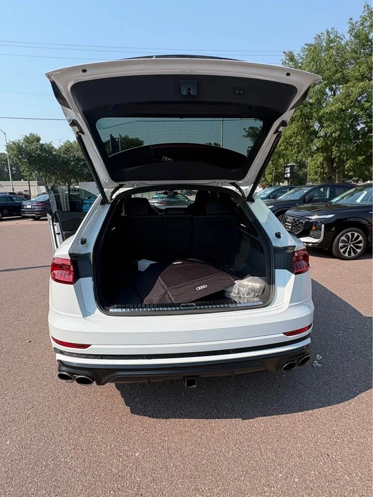 2023 Audi SQ8 - Image 7 of 19