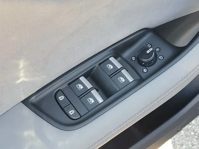 2023 Audi SQ8 - Image 13 of 20