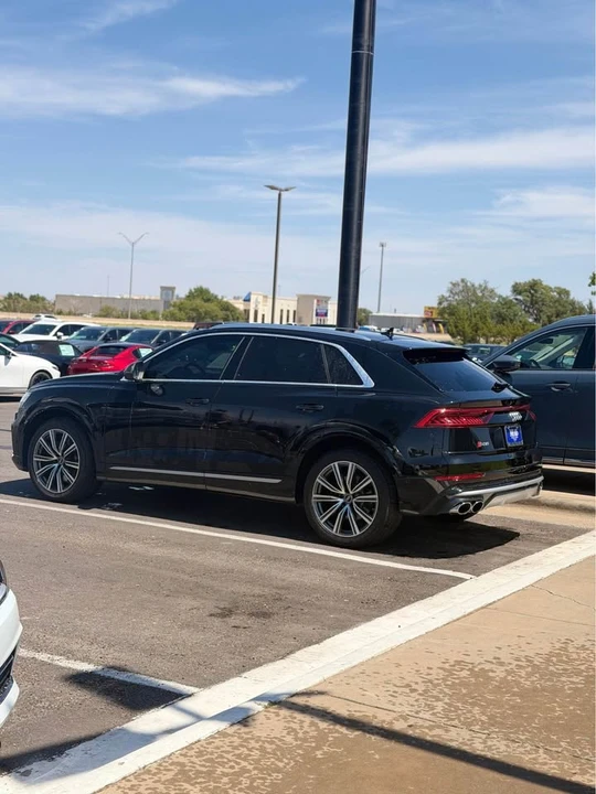 2023 Audi SQ8 - Image 3 of 18