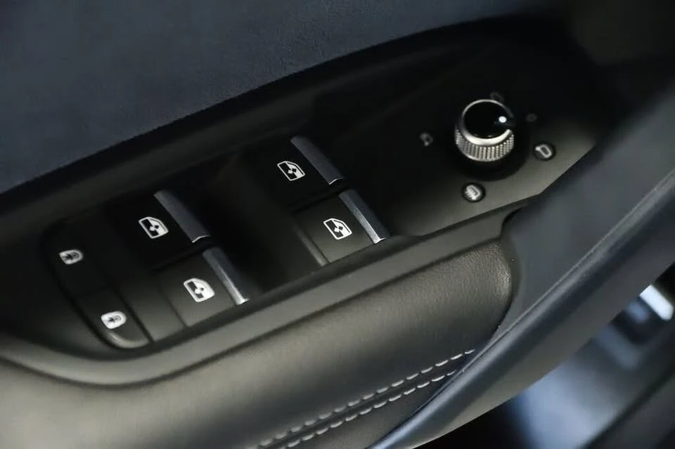 2023 Audi FY SQ5 - Image 13 of 20