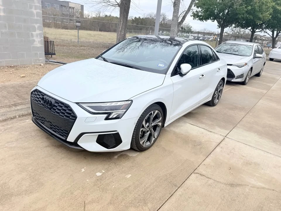 2023 Audi 8Y A3 - Image 3 of 4