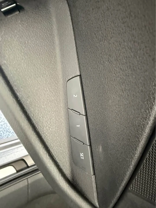 2023 Audi e-tron - Image 16 of 17