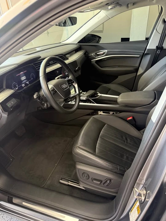 2023 Audi e-tron - Image 4 of 17