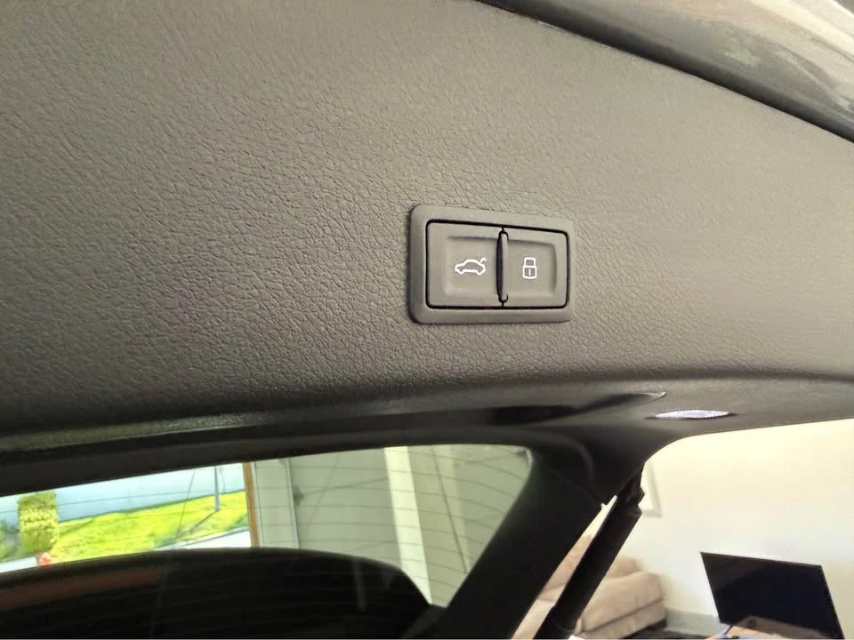 2023 Audi e-tron - Image 12 of 17