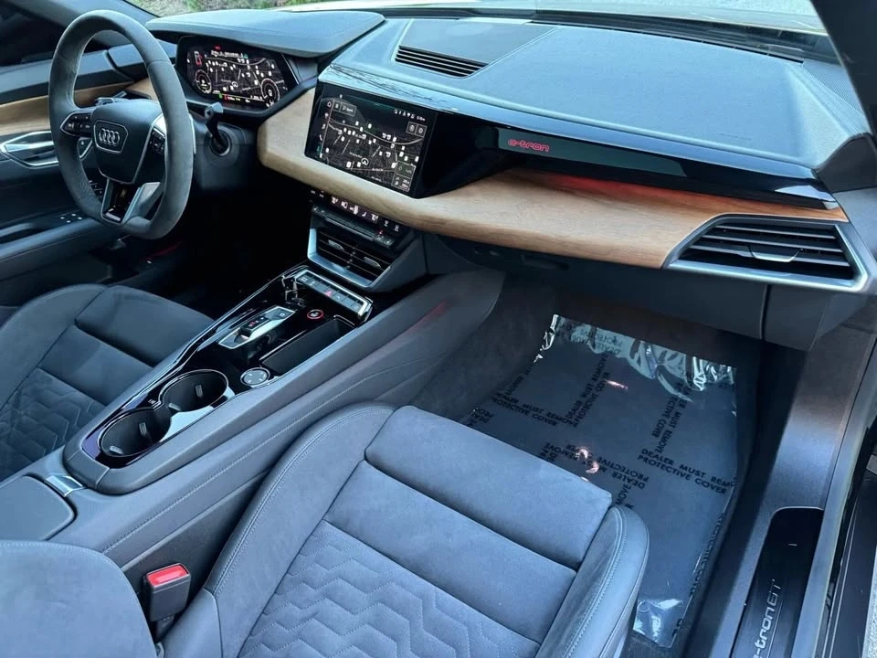 2023 Audi e-tron GT - Image 20 of 20