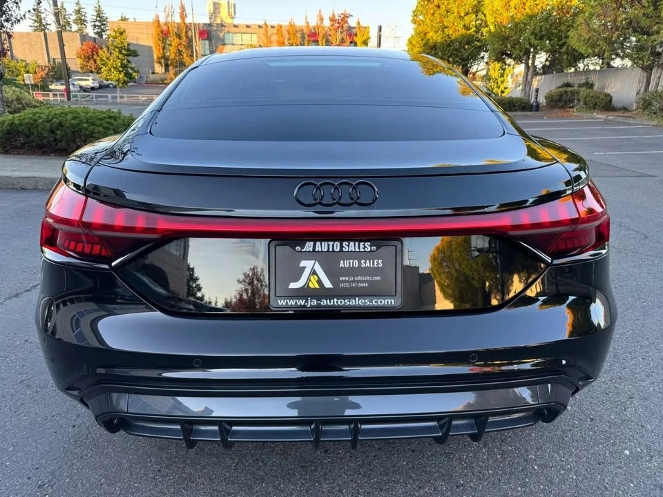 2023 Audi e-tron GT - Image 8 of 20