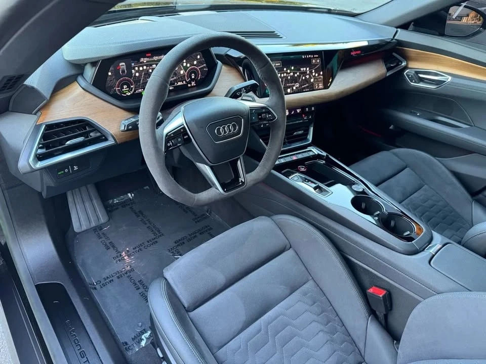 2023 Audi e-tron GT - Image 18 of 20