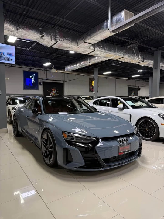 2023 Audi e-tron GT - Image 2 of 9