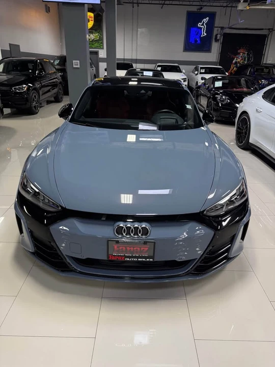 2023 Audi e-tron GT - Image 5 of 9
