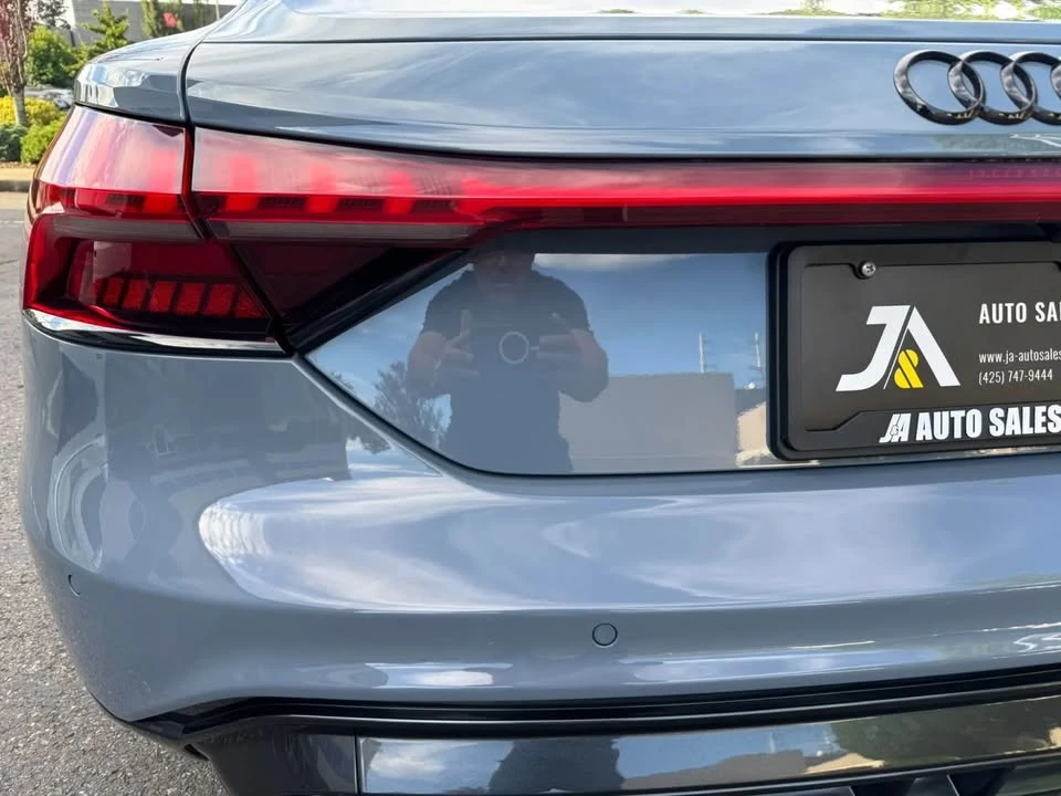 2023 Audi e-tron GT - Image 15 of 20