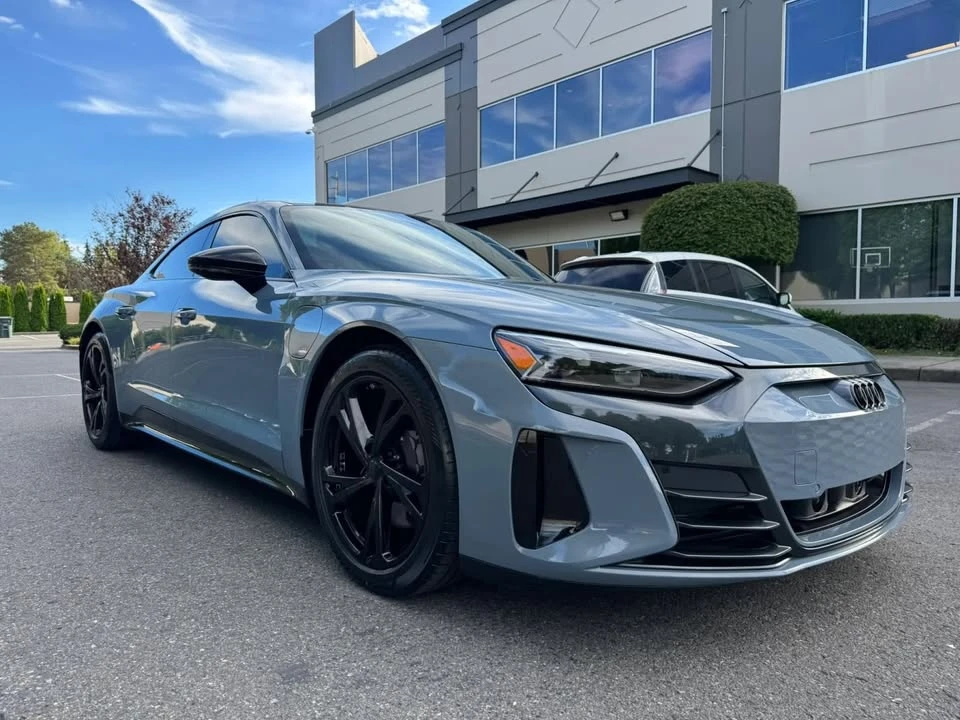 2023 Audi e-tron GT - Image 2 of 20