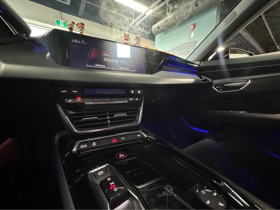 2023 Audi e-tron GT - Image 5 of 16