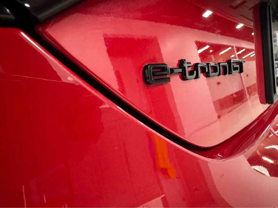 2023 Audi e-tron GT - Image 15 of 16