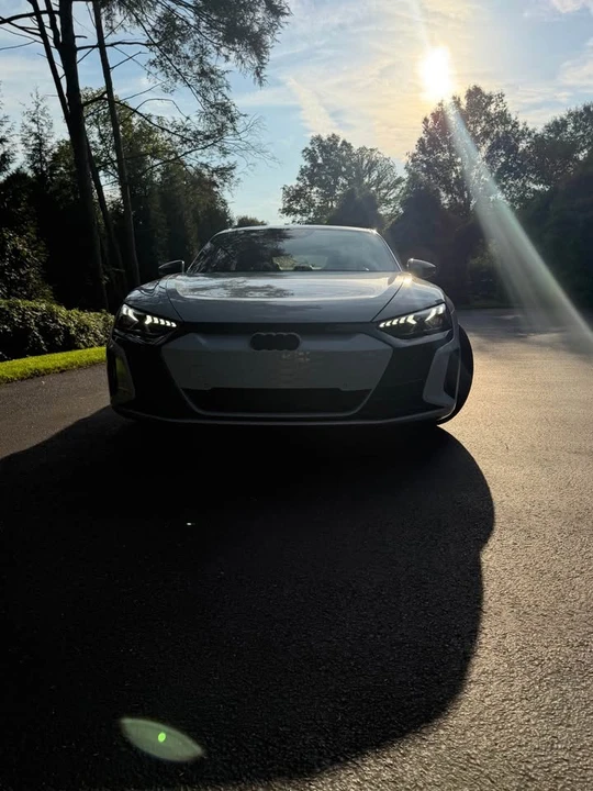 2023 Audi e-tron GT - Image 2 of 11