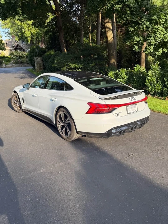 2023 Audi e-tron GT - Image 5 of 11