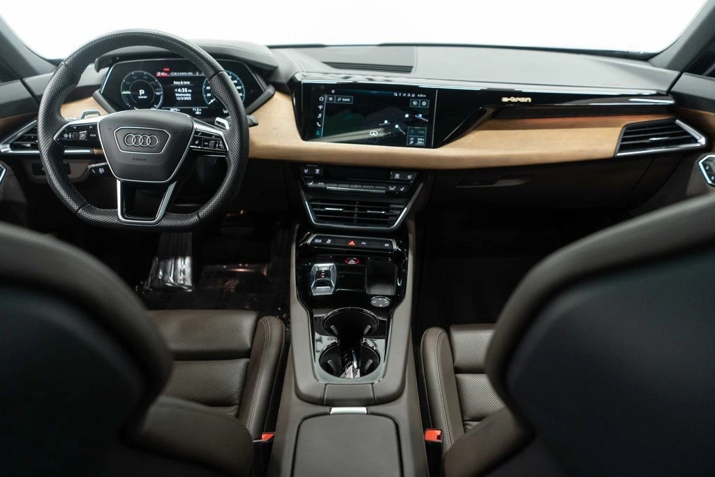 2023 Audi e-tron GT - Image 10 of 12
