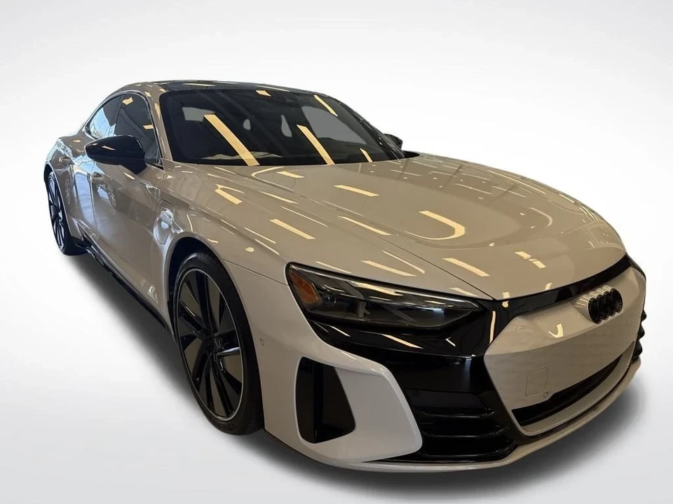 2023 Audi e-tron GT - Image 2 of 7