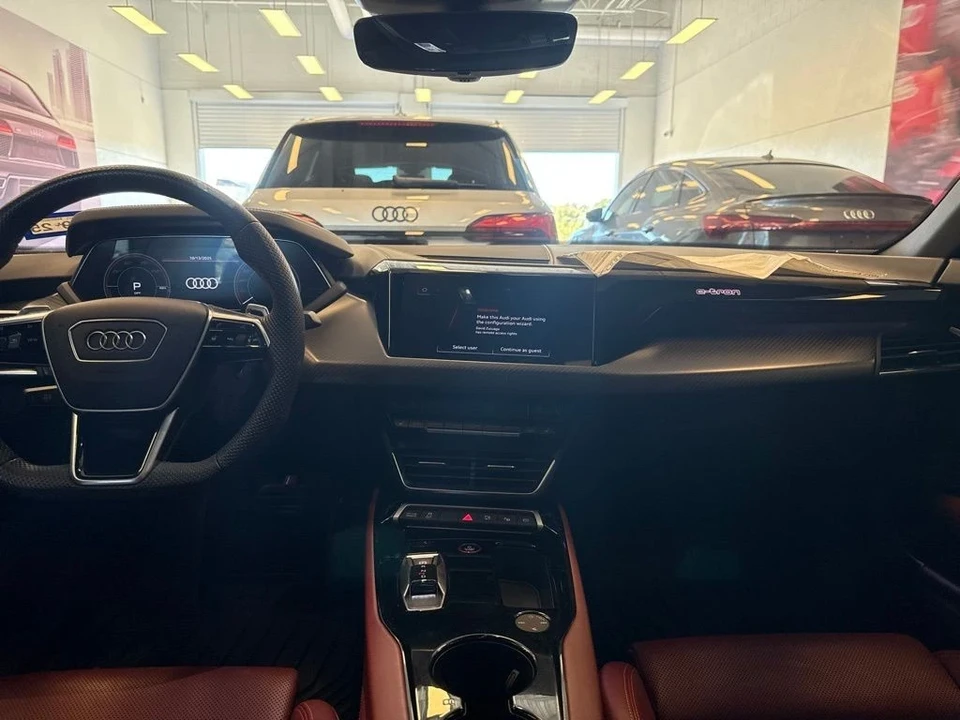 2023 Audi e-tron GT - Image 5 of 7