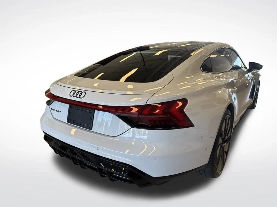 2023 Audi e-tron GT - Image 3 of 7
