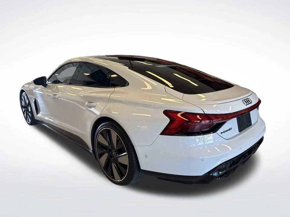2023 Audi e-tron GT - Image 4 of 7