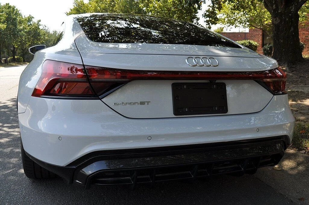 2023 Audi e-tron GT - Image 5 of 17