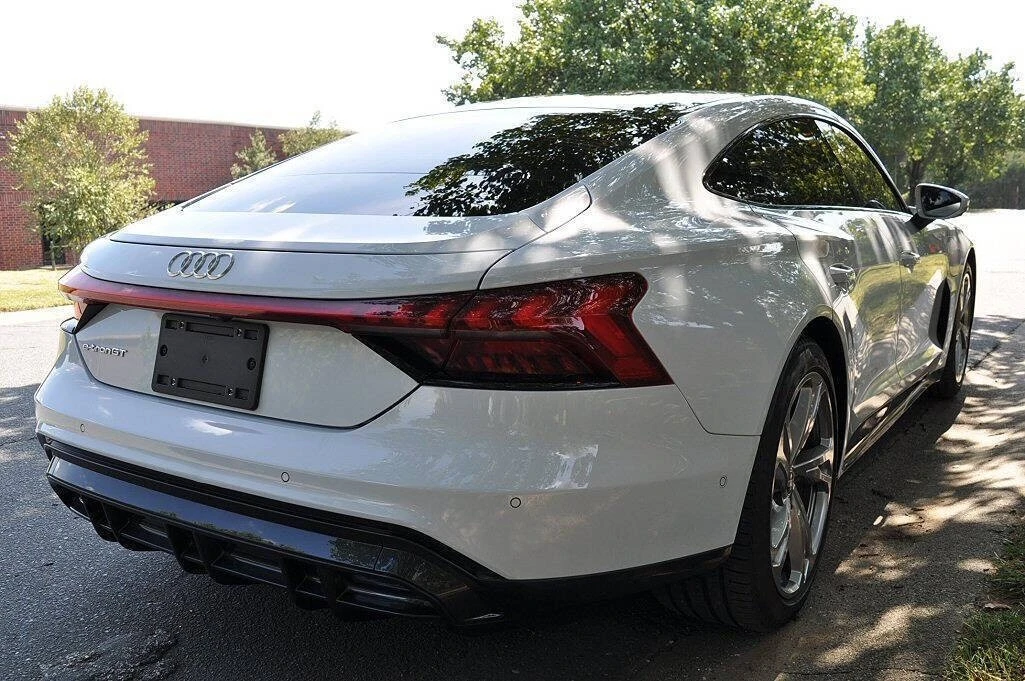 2023 Audi e-tron GT - Image 6 of 17