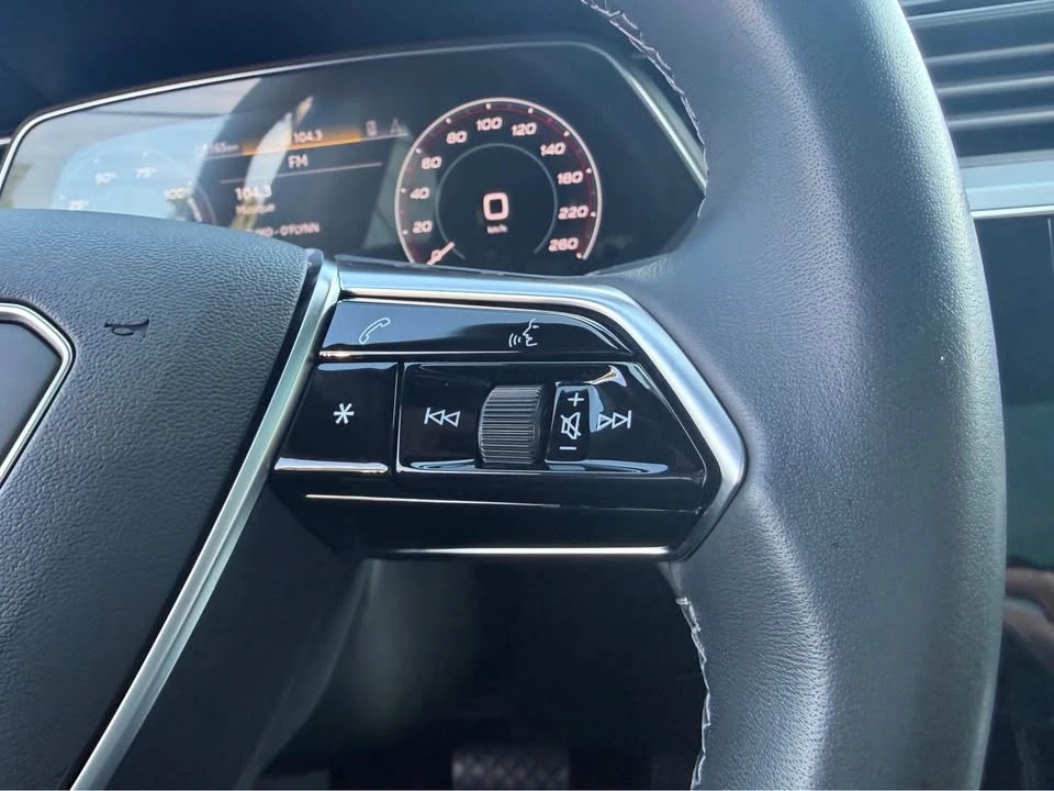 2023 Audi e-tron - Image 17 of 20