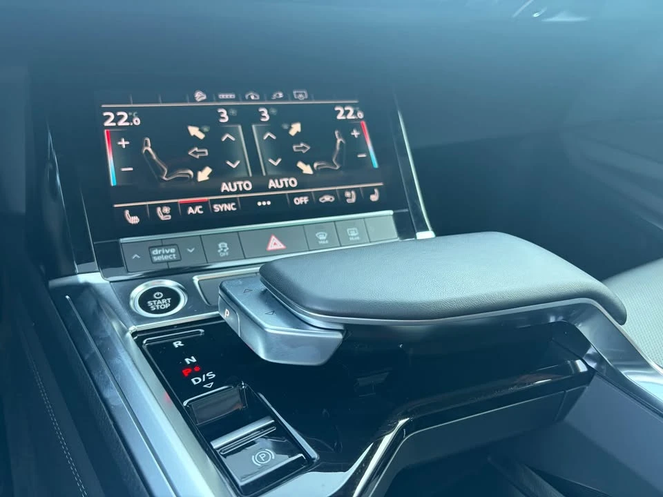 2023 Audi e-tron - Image 18 of 20