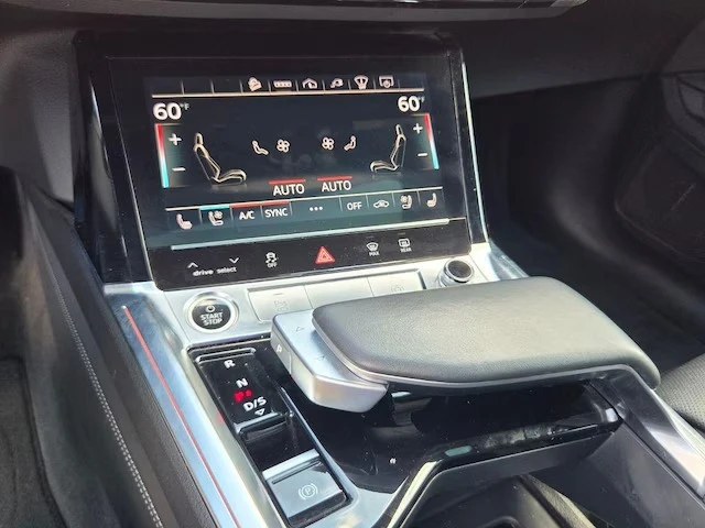 2023 Audi e-tron - Image 14 of 20