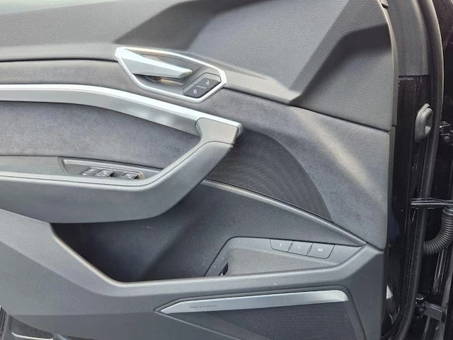 2023 Audi e-tron - Image 15 of 20
