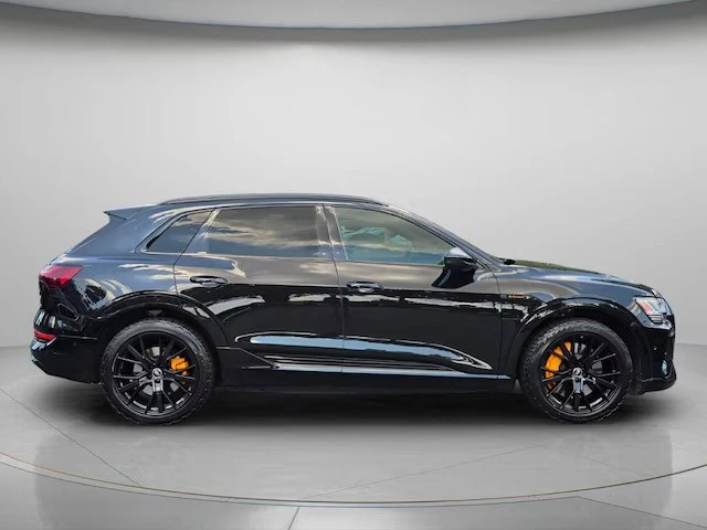 2023 Audi e-tron - Image 4 of 20