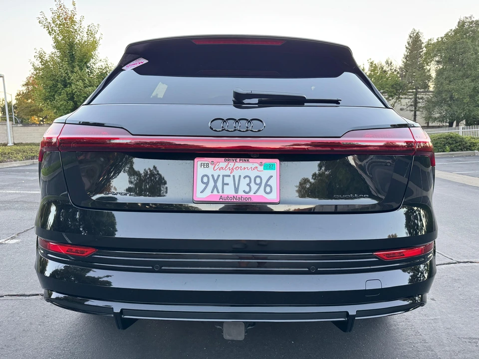 2023 Audi e-tron - Image 19 of 31