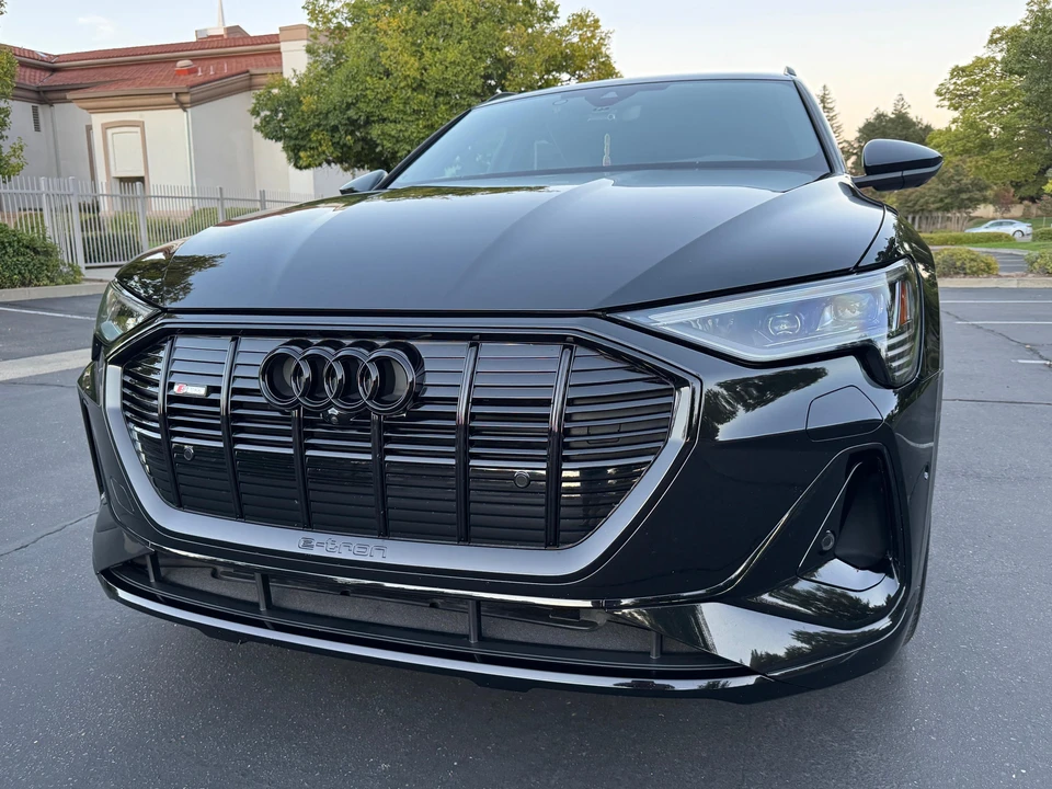 2023 Audi e-tron - Image 9 of 31