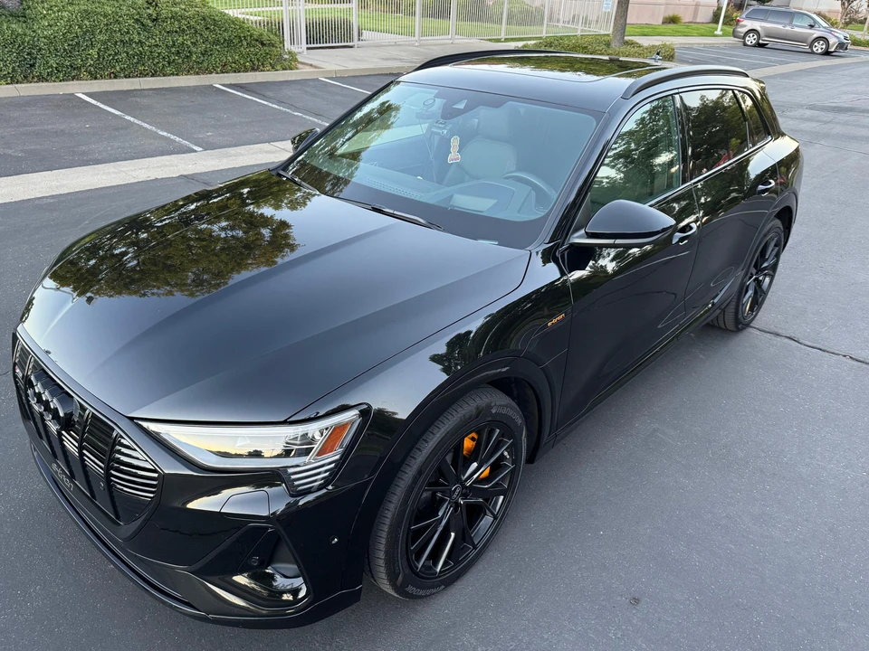 2023 Audi e-tron - Image 12 of 31