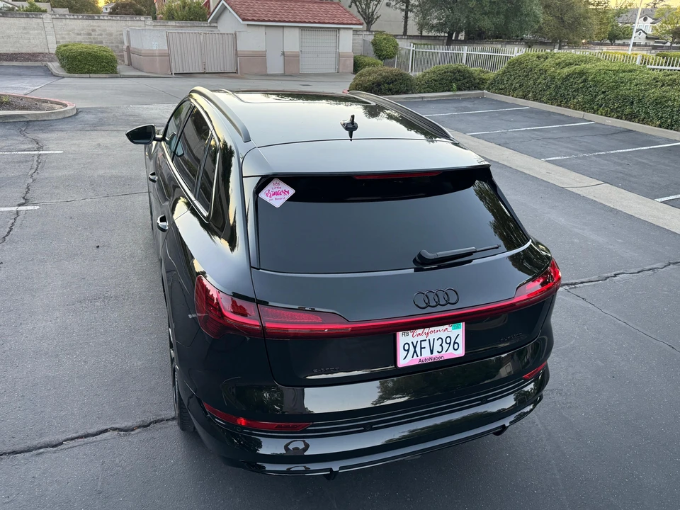 2023 Audi e-tron - Image 17 of 31