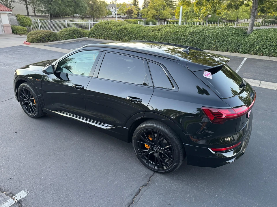 2023 Audi e-tron - Image 14 of 31