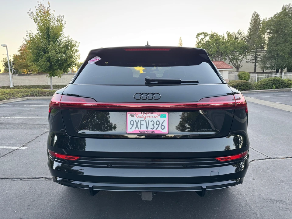 2023 Audi e-tron - Image 18 of 31