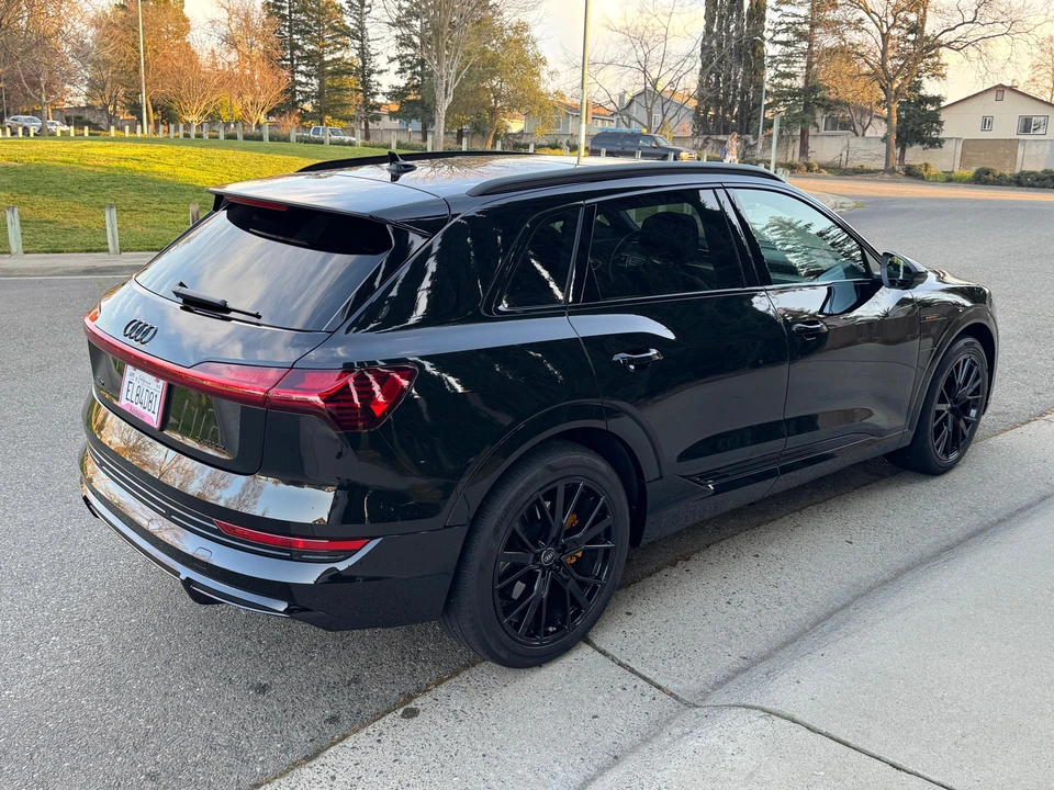 2023 Audi e-tron - Image 24 of 31