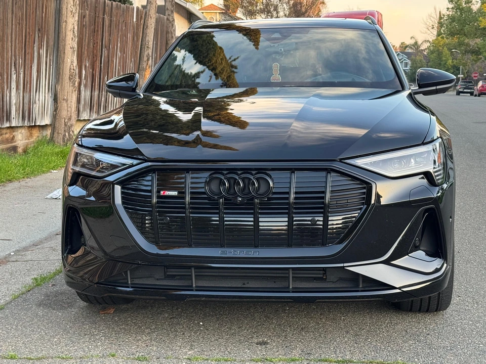 2023 Audi e-tron - Image 8 of 31